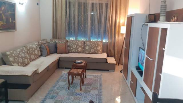 Tirane, jepet me qera apartament Kati 4, 74 m² 450 Euro