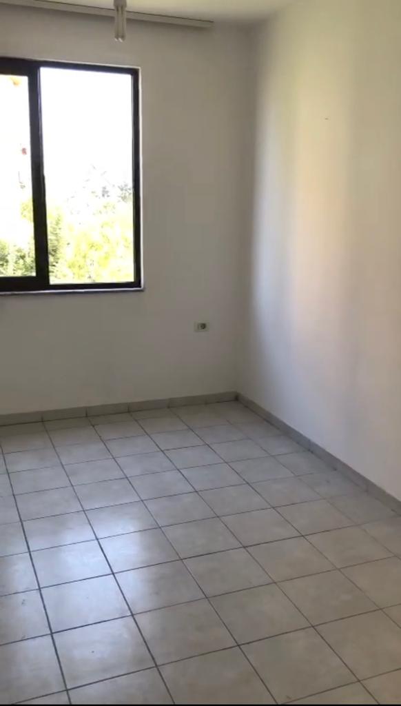 Tirane, jepet me qera apartament 2+1+BLK Kati 4, 90 m² 45.000 Leke (Ish Fusha e Aviacionit)