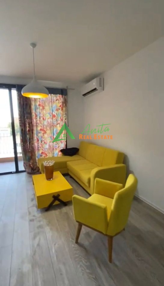 Tirane, jepet me qera apartament 1+1+Ballkon Kati 4, 65 m² (Rruga Kongresi i Manastirit)