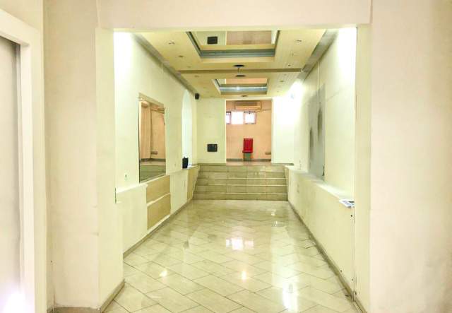 Tirane, jepet me qera ambjent biznesi 110 m² 1.200 Euro