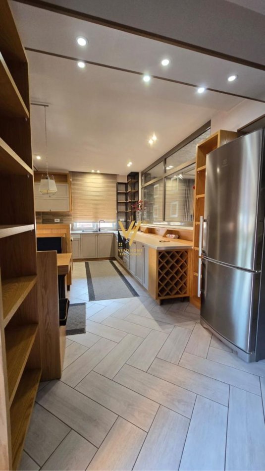 Tirane, shitet apartament 3+1+Ballkon Kati 6, 175 m² 525.000 € (MYSLYM SHYRI)