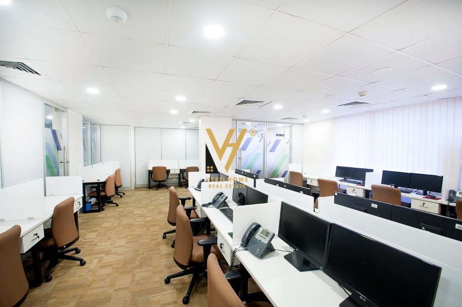 Tirane, jepet me qera zyre Kati 2, 100 m² 900 € (KOMUNA E PARISIT)