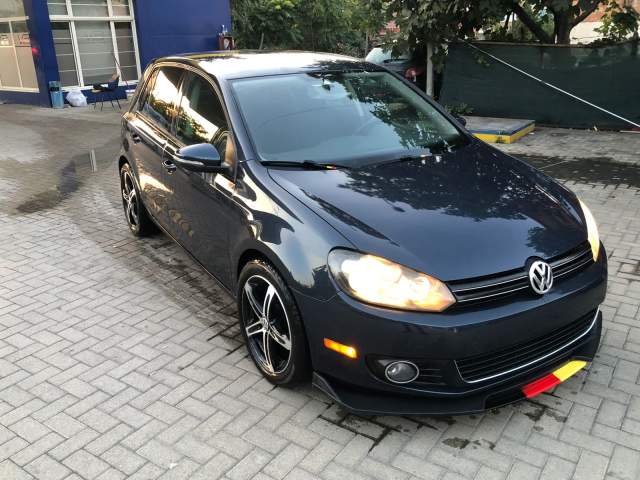 Tirane, shitet makine Golf 6 Viti 2010