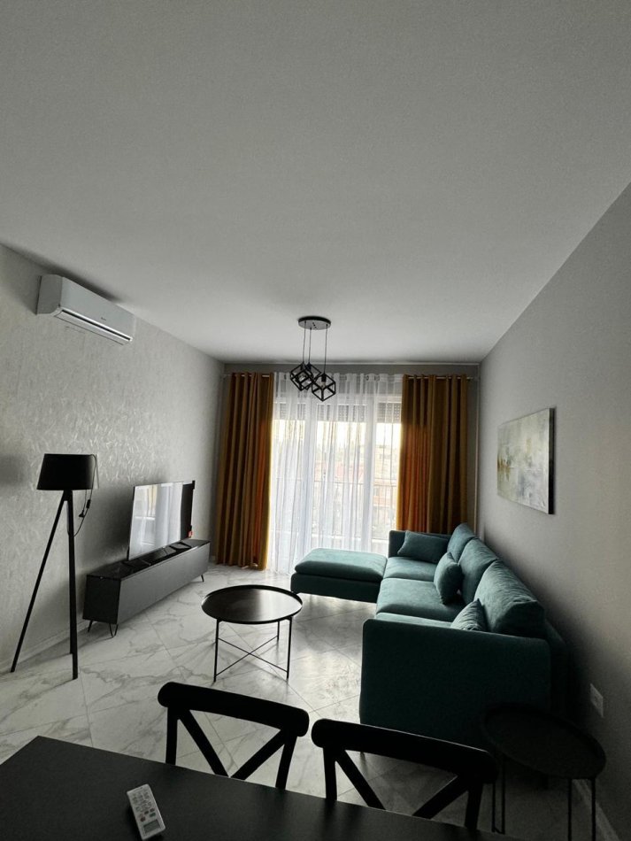 Tirane, jepet me qera apartament 1+1+Ballkon Kati 5, 70 m² 600 € (DON BOSKO)