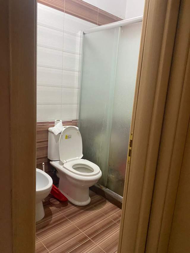Tirane, jepet me qera apartament 2+1+BLK Kati 8, 87 m² 40.000 Leke (3 Deshmoret)