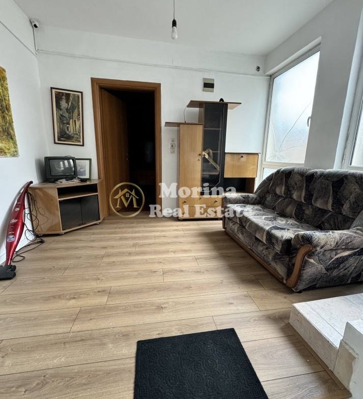 Tirane, jepet me qera shtepi 4+1 Kati 1, 200 m² 750 € (Brryli/Rruga Kont Leopold Bertold-Bar Votra)