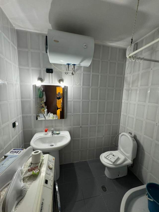 Tirane, jepet me qera apartament 1+1+BLK Kati 5, 52 m² 500 Euro (rruga Medar Shtylla)
