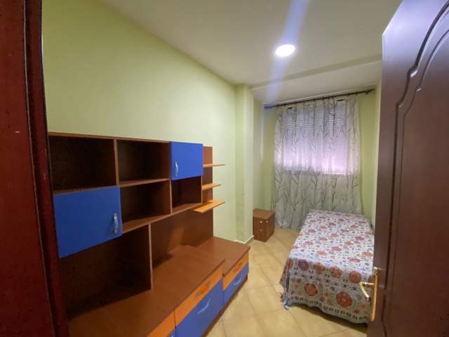Tirane, jepet me qera apartament 3+1+BLK Kati 3, 80 m² 450 Euro (Myslym shyri)