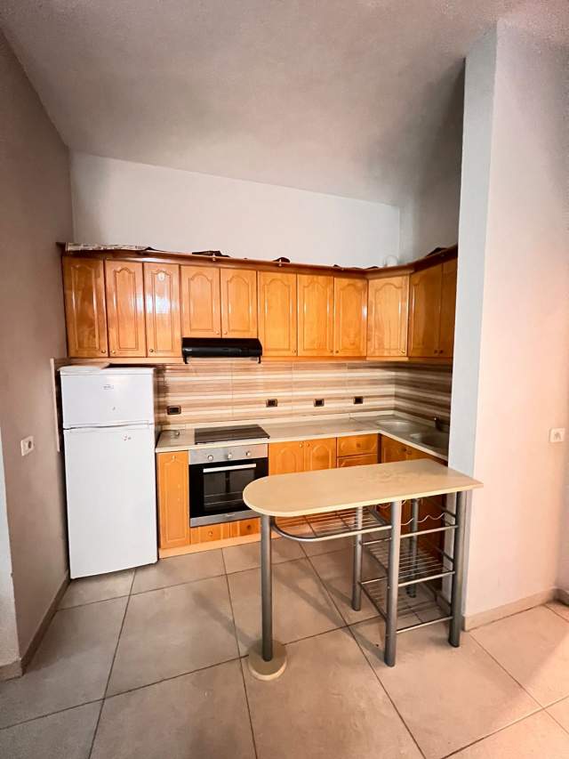 Tirane, jepet me qera apartament 2+1+BLK Kati 1, 95 m² 400 Euro (Astir)