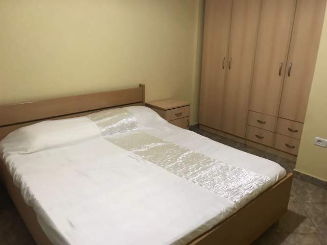 Tirane, jepet me qera apartament 1+1+BLK Kati 6, 60 m² 400 Euro (prane Grepit te Arte)