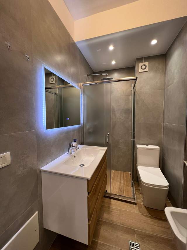 Tirane, shitet apartament 2+1 Kati 3, 92 m² 143.000 Euro (Kodra diellit)