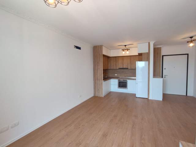 Tirane, jepet me qera apartament 2+1+BLK Kati 9, 87 m² 40.000 Leke (pallati Eglos)