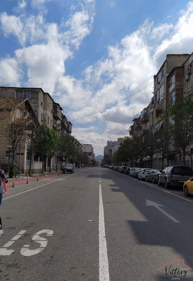 Tirane, shitet garazh 1 Katshe Kati -2, 32 m² (rruga e barrikadave)