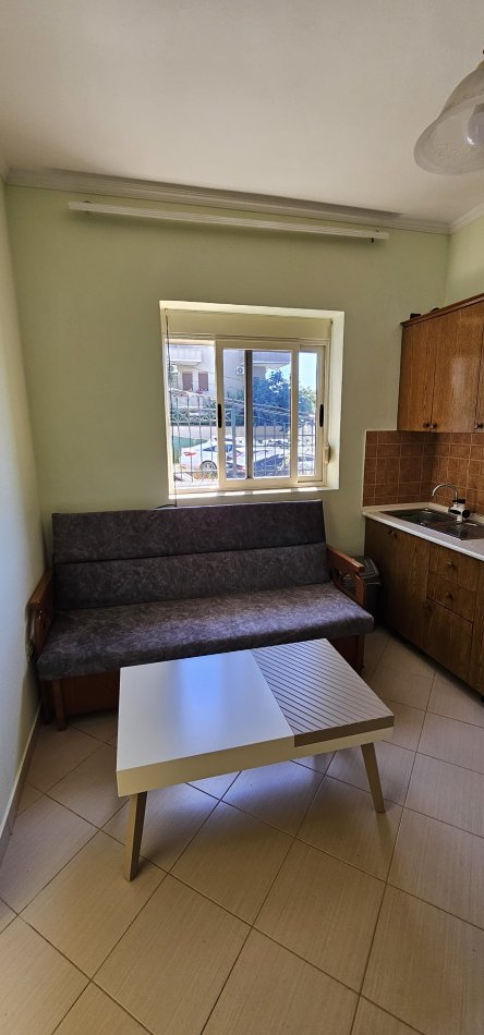 Tirane, jepet me qera shtepi 1+1 Kati 1, 280 € (Prane UET)