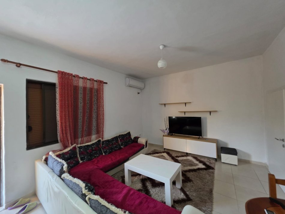 Tirane, jepet me qera Vile 2+1 Kati 1, 95 m² 350 € (Tek Nela 2)