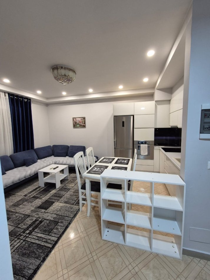 Tirane, jap me qera apartament 1+1 Kati 5, 60 m² 450 € (5 maji)