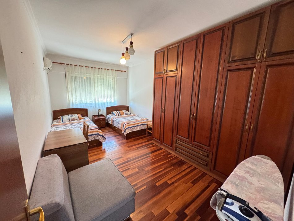 Tirane, jepet me qera apartament 2+1 Kati 2, 90 m² 550 € (don bosko)