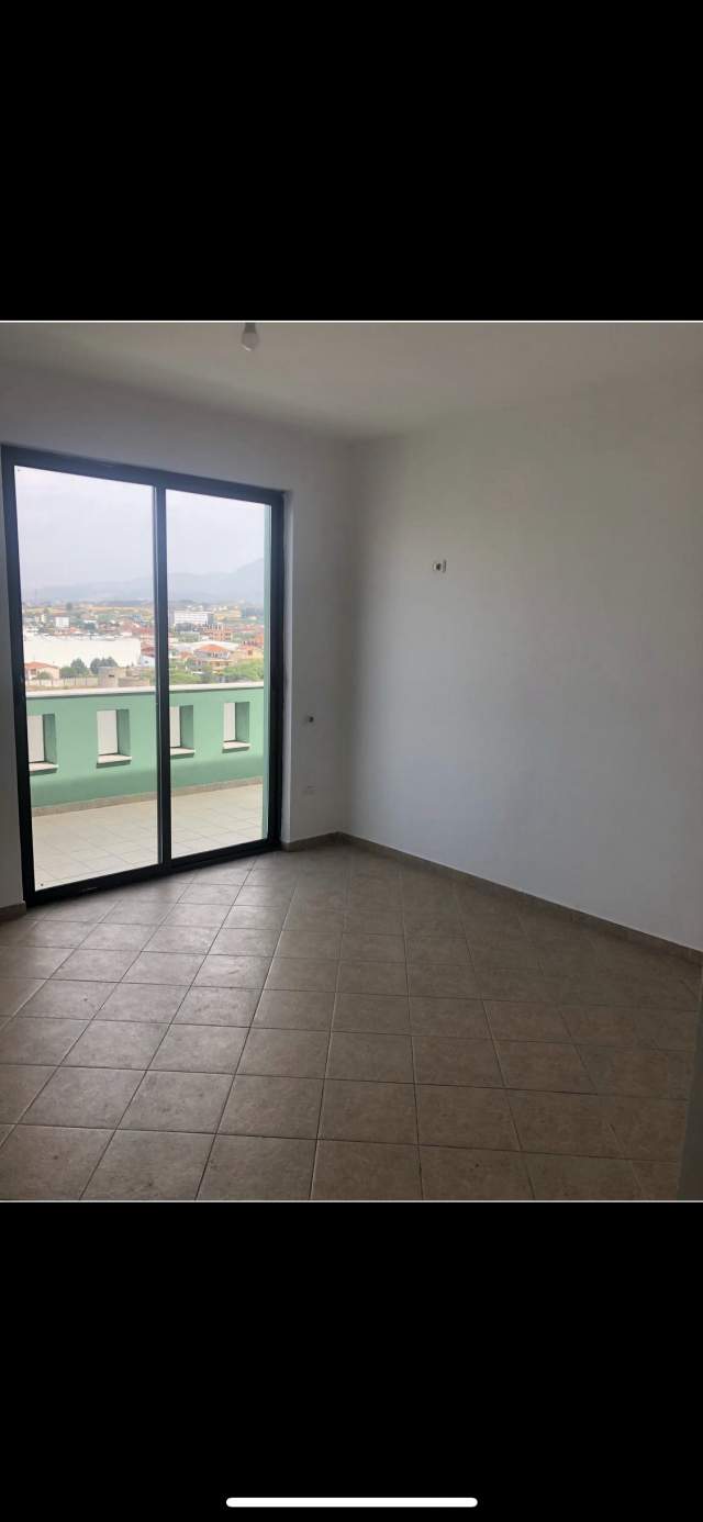 Tirane, jepet me qera apartament 5+1+A+BLK Kati 7, 350 m² 380 Euro