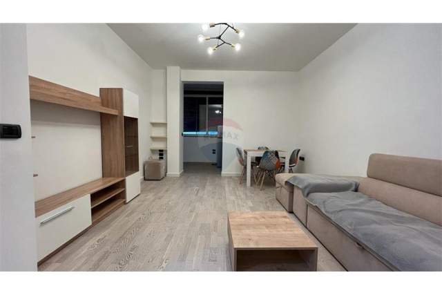 Tirane, jepet me qera apartament 1+1 Kati 4, 75 m² 500  (Mine Peza)