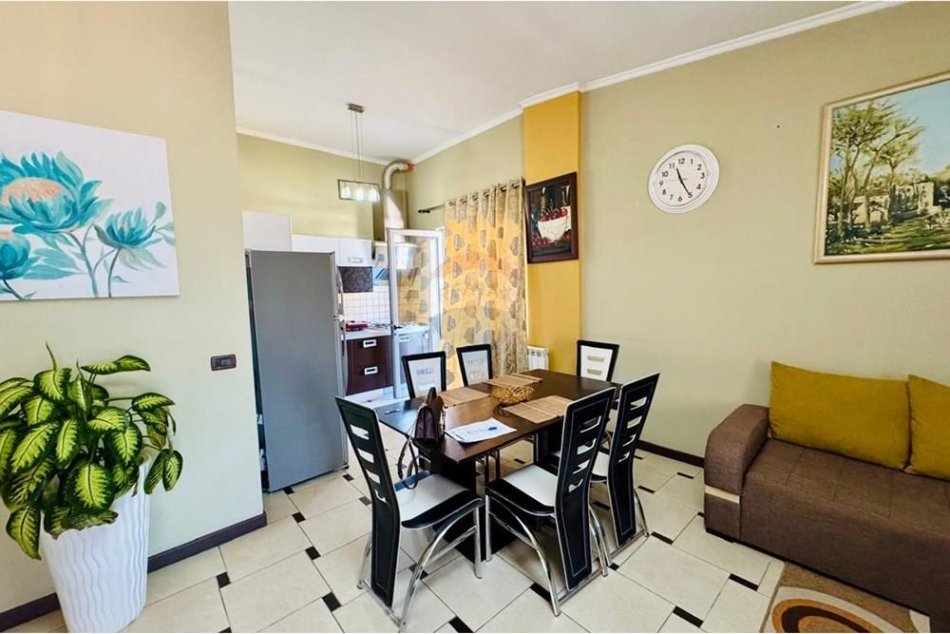 Tirane, jepet me qera apartament 2+1 Kati 7, 128 m² 700 € (Komuna Parisit)