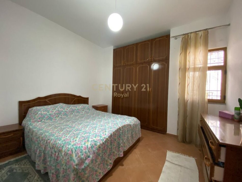 Tirane, shes Vile 3 Katshe Kati 3, 395 m² 310,000 € (Kodra e Priftit)