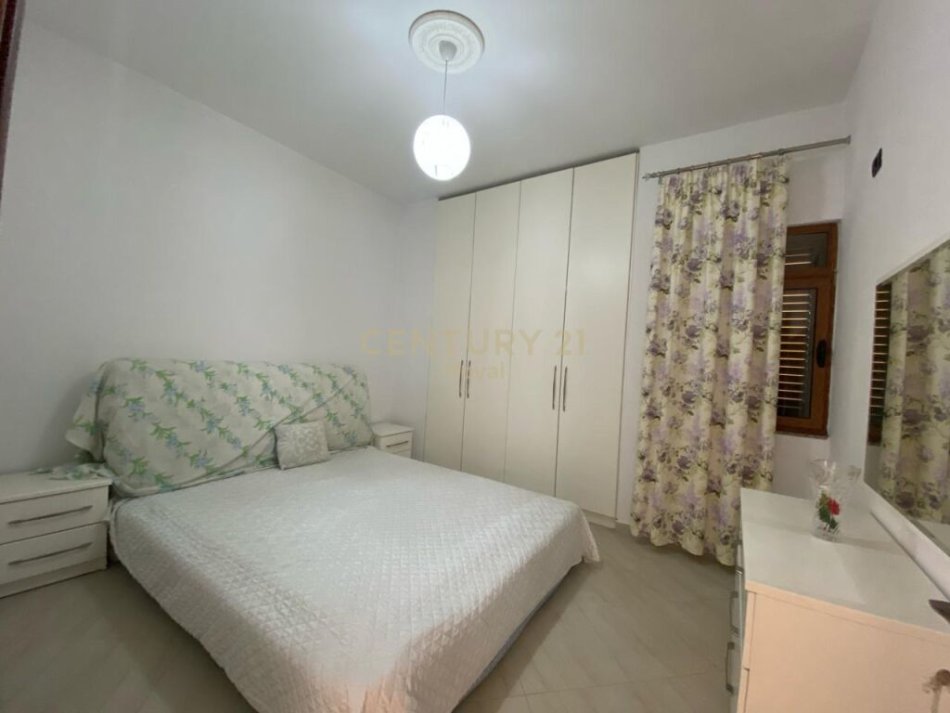 Tirane, shes Vile 3 Katshe Kati 3, 395 m² 310,000 € (Kodra e Priftit)