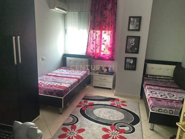 Tirane, shitet apartament 2+1 Kati 5, 98 m² 90.000 Euro (Yzberisht)