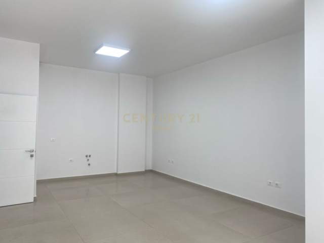 Tirane, shitet ambjent biznesi Kati 1, 140 m² 280.000 Euro (Oxhaku)