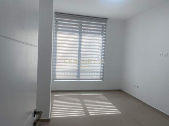 Tirane, shitet ambjent biznesi Kati 1, 140 m² 280.000 Euro (Oxhaku)