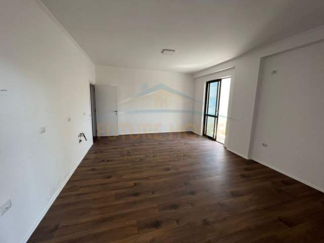 Tirane, shitet apartament 2+1+BLK Kati 1, 92 m² 130.000 Euro (Kodra e Diellit)