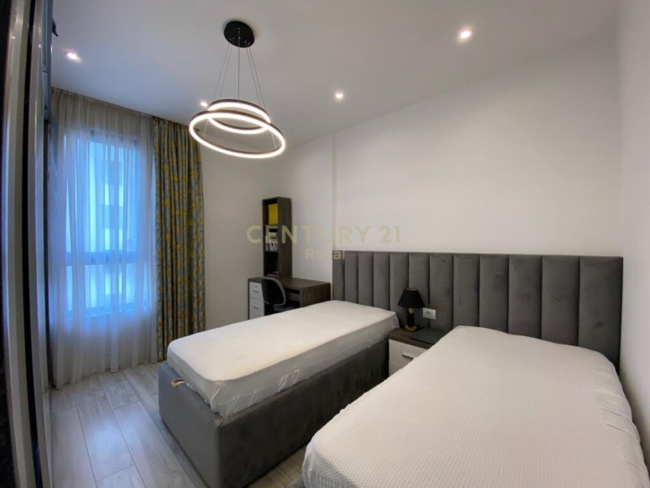 Tirane, shes apartament 2+1 Kati 2, 90 m² 204,000 € (Ministria e Kultires)