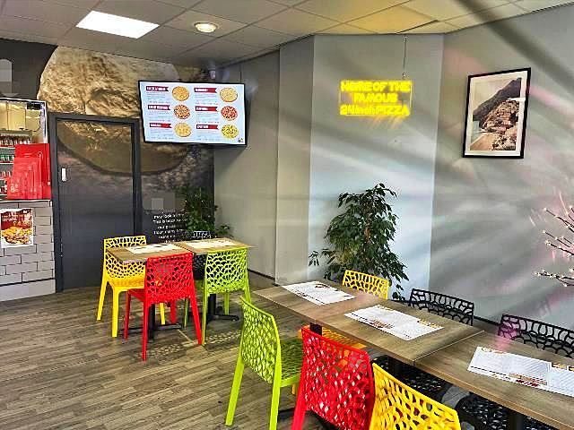 Tirane, jepet me qera bar-resorant Kati 0, 55 m² 600 € (qytet studenti)