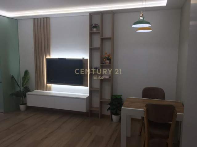 Tirane, shitet apartament 1+1 Kati 3, 60 m² 85.000  (Komuna e Parisit)