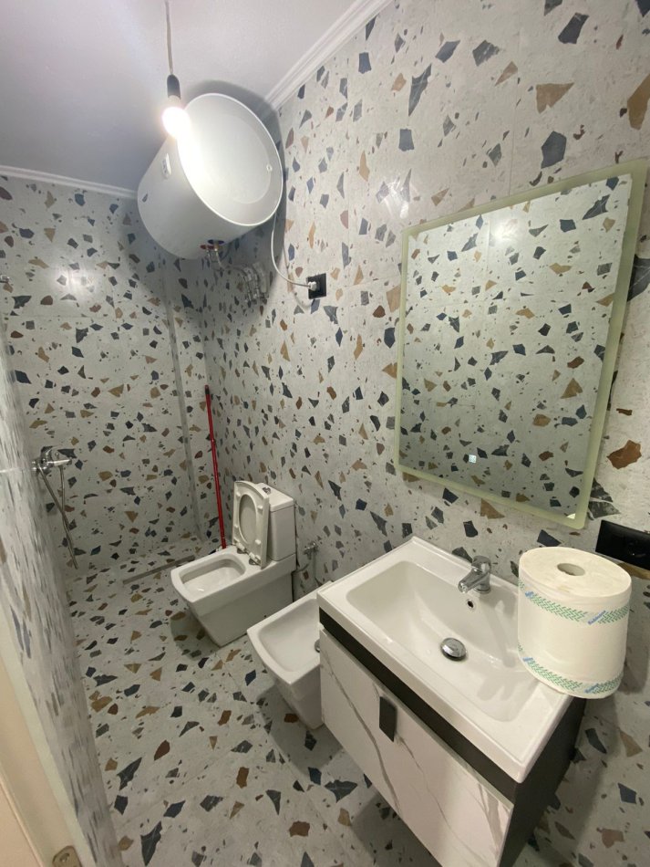 Tirane, shitet apartament 2+1+Ballkon Kati 3, 87 m² 165.000 € (Rruga e Kavajes, Ish Parku)
