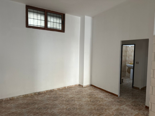 Tirane, shitet ambjent biznesi Kati 0, 93 m² 120,000 € (Mihal Grameno)
