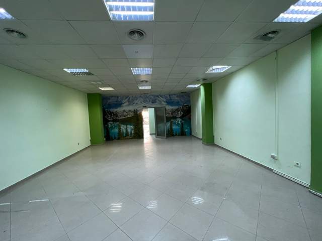 Tirane, jepet me qera ambjent biznesi Kati 2, 195 m² 1.200 Euro (Astir)