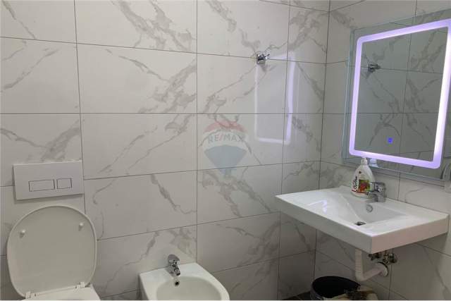 Tirane, jepet me qera apartament 2+1 120 m² 700 Euro (Turdiu Residence)