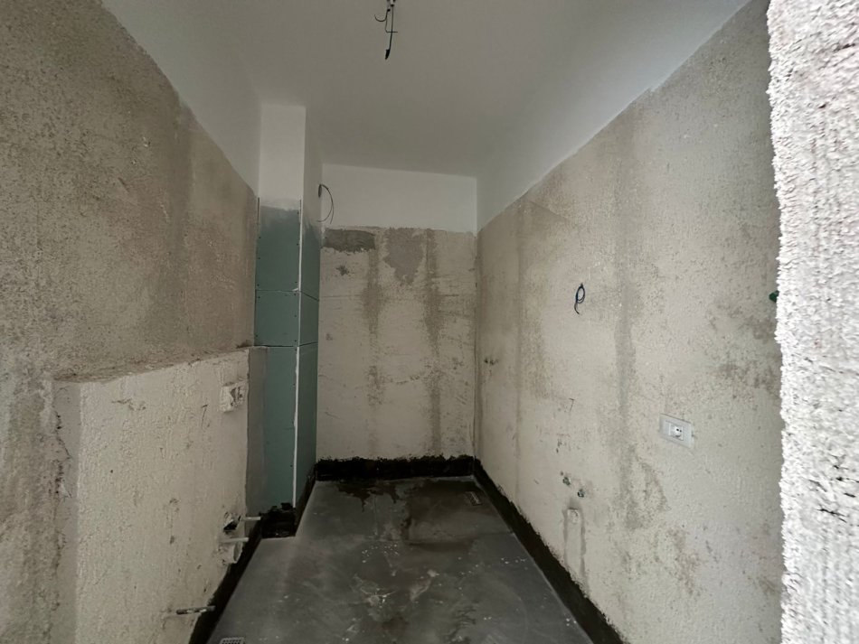 Tirane, shitet 1+1 Kati 4, 64 m² 66.600 € (Gryka e Kacanikut)