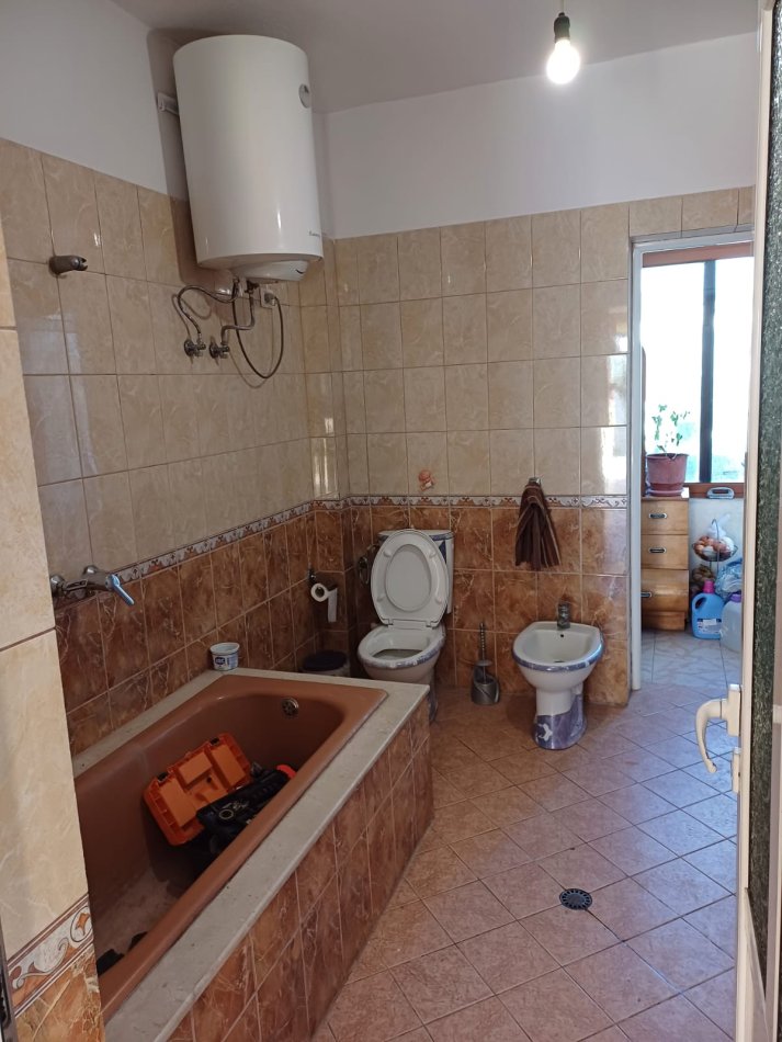 Berat, shitet Vile 3 Katshe Kati 3, 800 m² 220.000 € (berat)