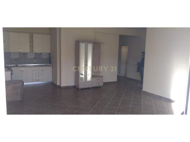 Tirane, jap me qera apartament 2+1+A+BLK Kati 1, 100 m² 300 Euro (Rruga Hamdi Sina)