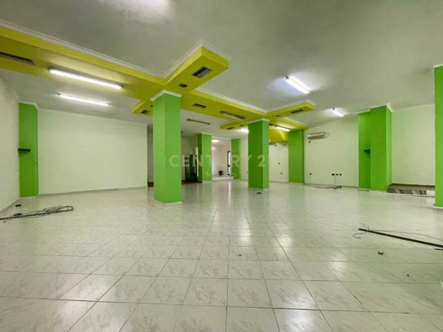 Tirane, jepet me qera ambjent biznesi Kati 0, 265 m² 1.000 Euro