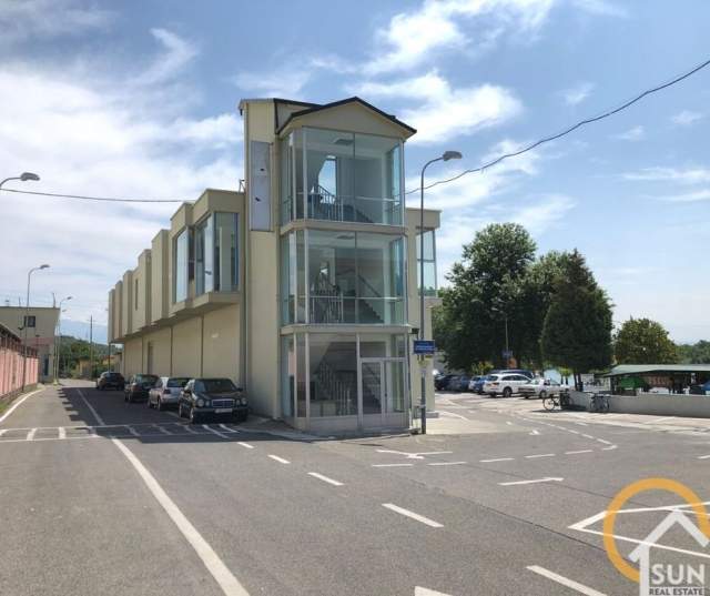 Shkoder, jepet me qera ambjent biznesi Kati 2, 450 m² 70.000 Leke (rr. BEXHENE)