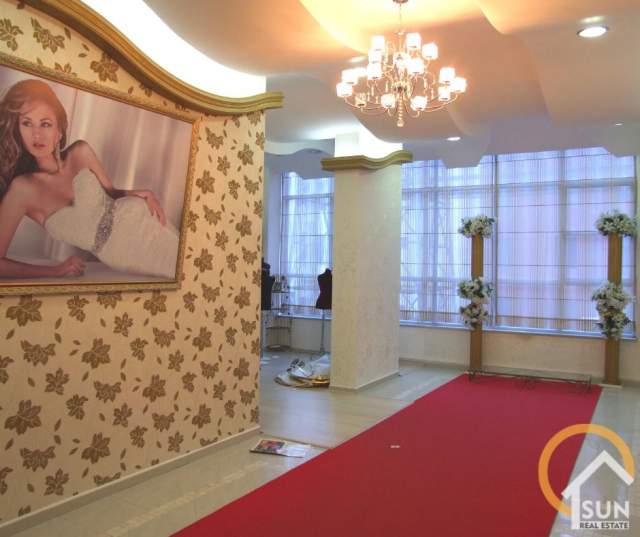 Shkoder, jepet me qera ambjent biznesi Kati 2, 80 m² 50.000 Leke (PEDONALE, SHKODER)