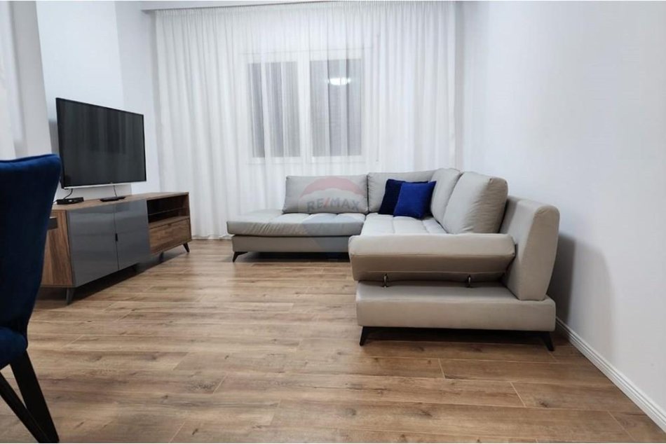 Tirane, jepet me qera 2+1 , (Apartament 2+1 me Qira tek Kopshti Botanik!)