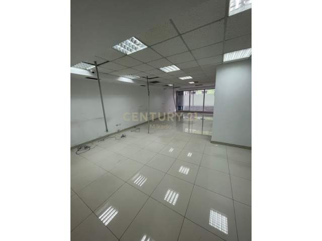Tirane, jap me qera ambjent biznesi Kati 3, 320 m² 4.000 Euro (Bllok)