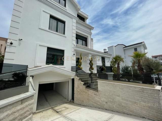 Tirane, jap me qera Vile 4+1+A+BLK Kati 0, 541 m² 4.000 Euro (Akacia Hill)
