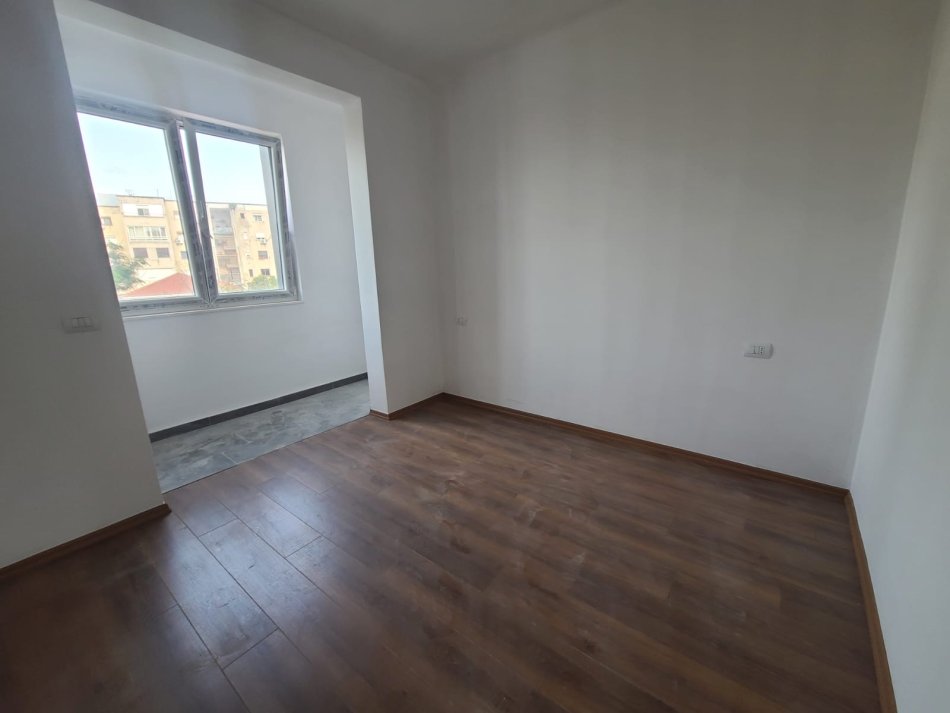 Tirane, shitet apartament Kati 3, 53 m² 132.000 € (Mbrapa Ambasades Amerikane)