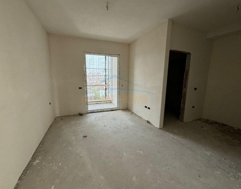Tirane, shitet apartament 2+1+Ballkon Kati 2, 107 m² 161.700 € (Bulevardi i Ri)