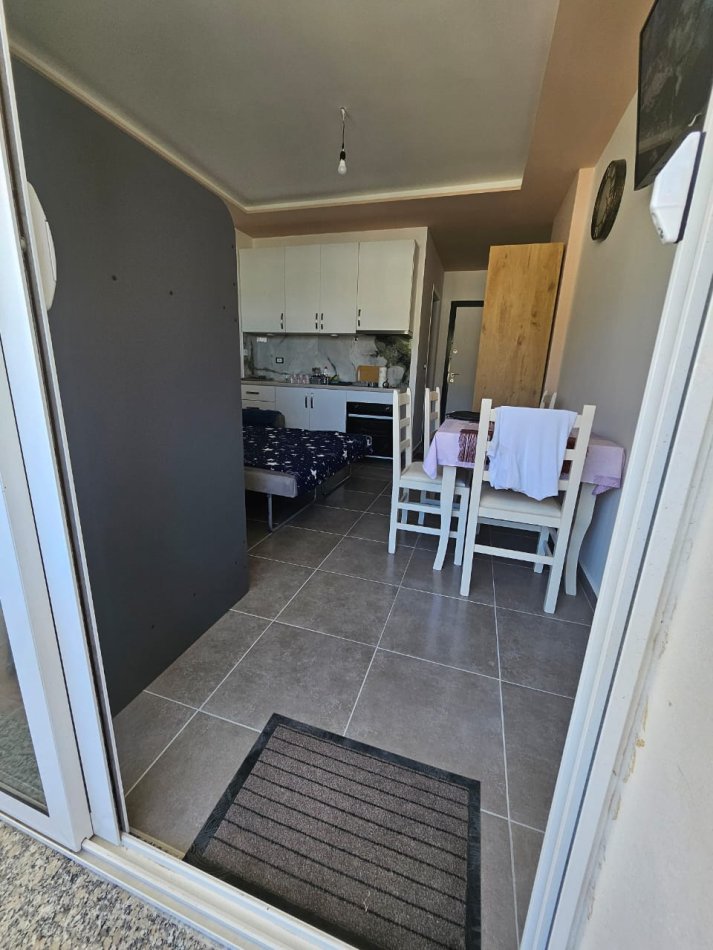Shqiperi, shitet garsonier 1+1 Kati 5, 43 m² 