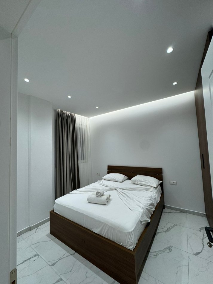 Tirane, jepet me qera apartament 1+1 Kati 0, 65 m² 400 € 